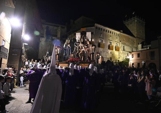 El paso de El Descendimiento, uno de los más apreciados de la Semana Santa placentina.