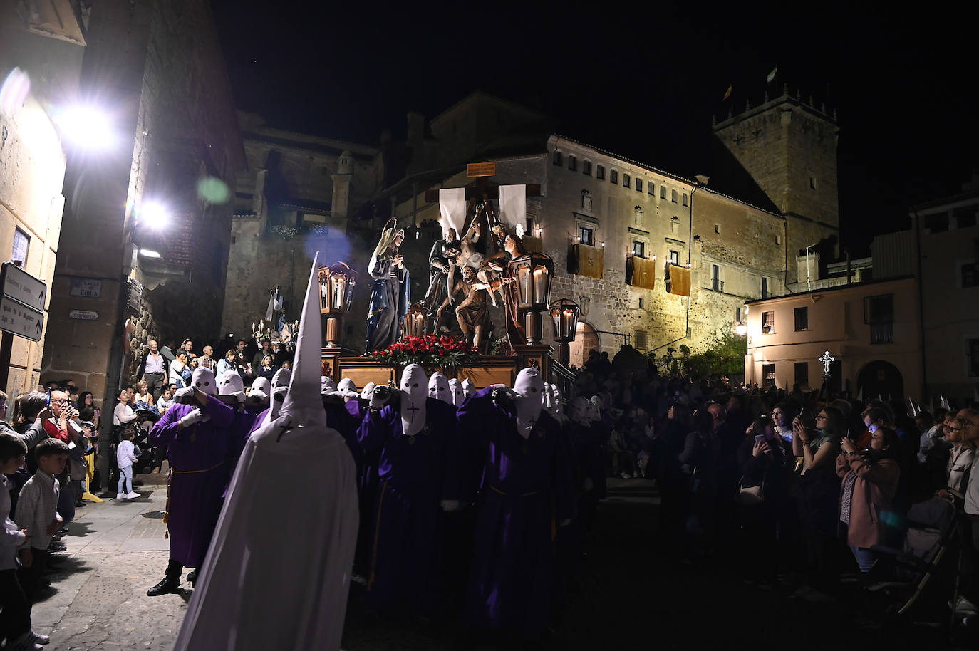 El Viernes Santo placentino, en imágenes