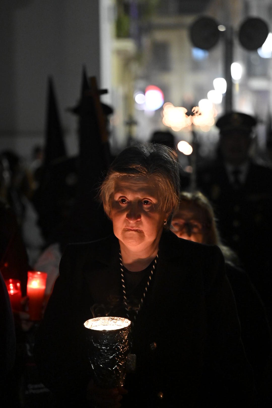 La procesión del Rosario pone el broche al Viernes Santo de Badajoz
