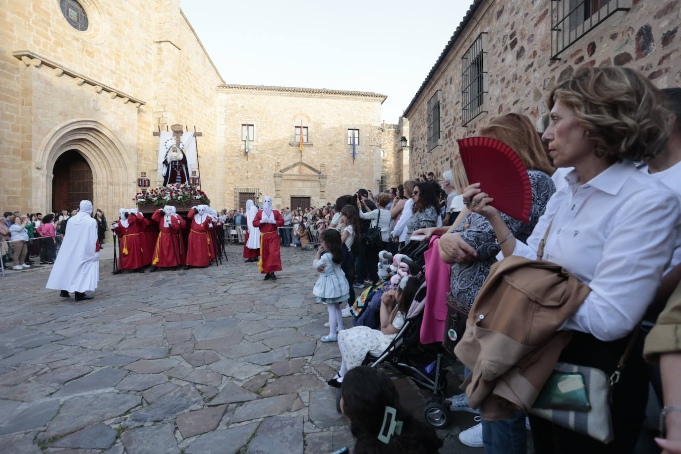 Procesión del Cristo de las Batallas con el paso de Nuestra Señora del Buen Fin.