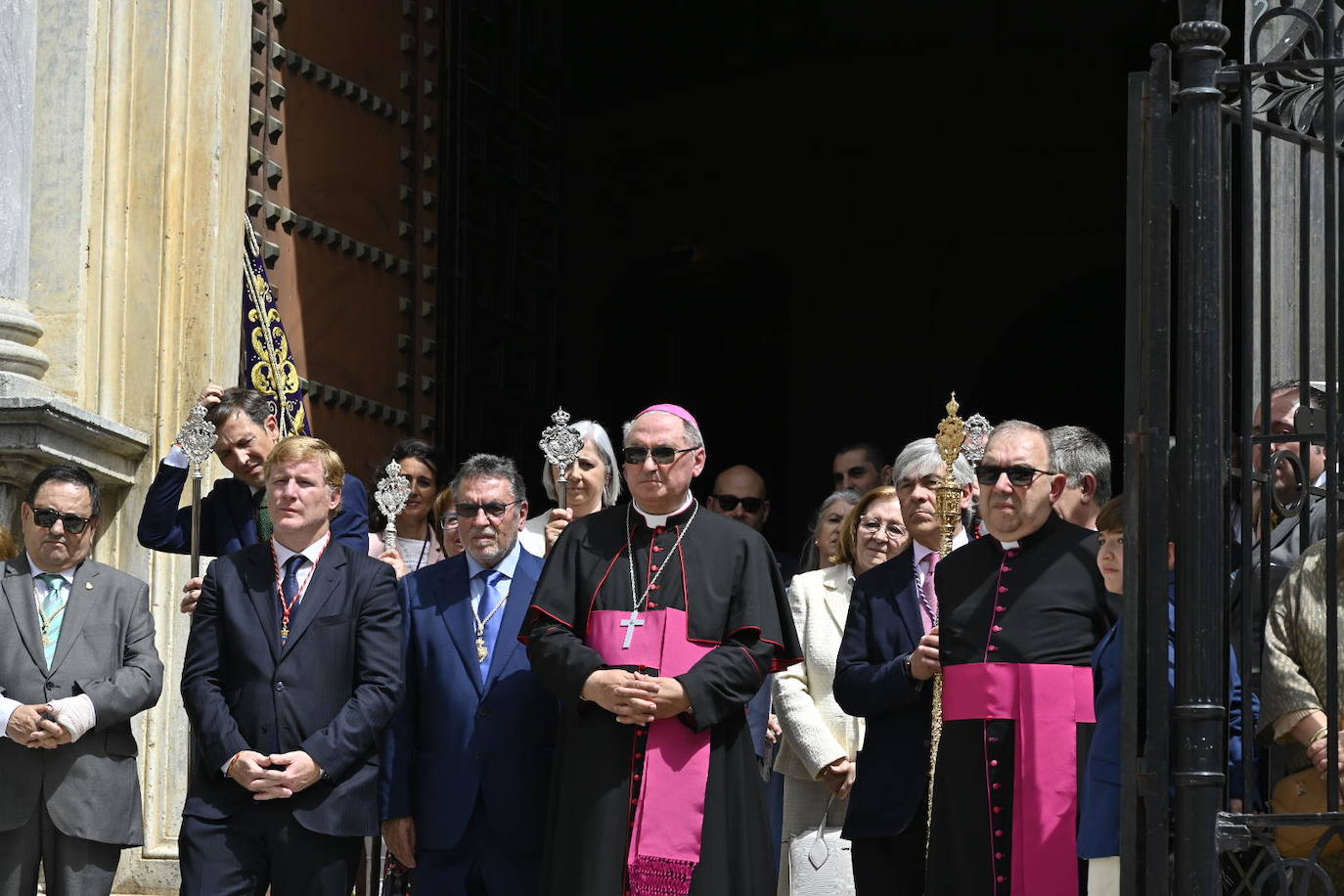 Domingo de Resurrección en Badajoz. Cofradía Santísimo Cristo Resucitado, que ha sacado en procesión los pasos del Cristo Resucitado y de María Santísima de la Aurora.