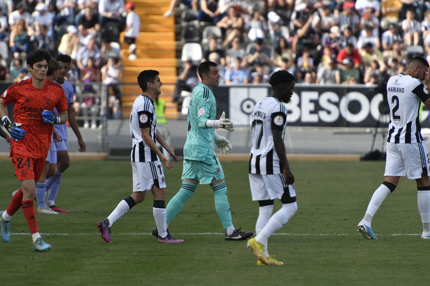 Imágenes del partido entre el CD Badajoz y el R. Madrid Castilla