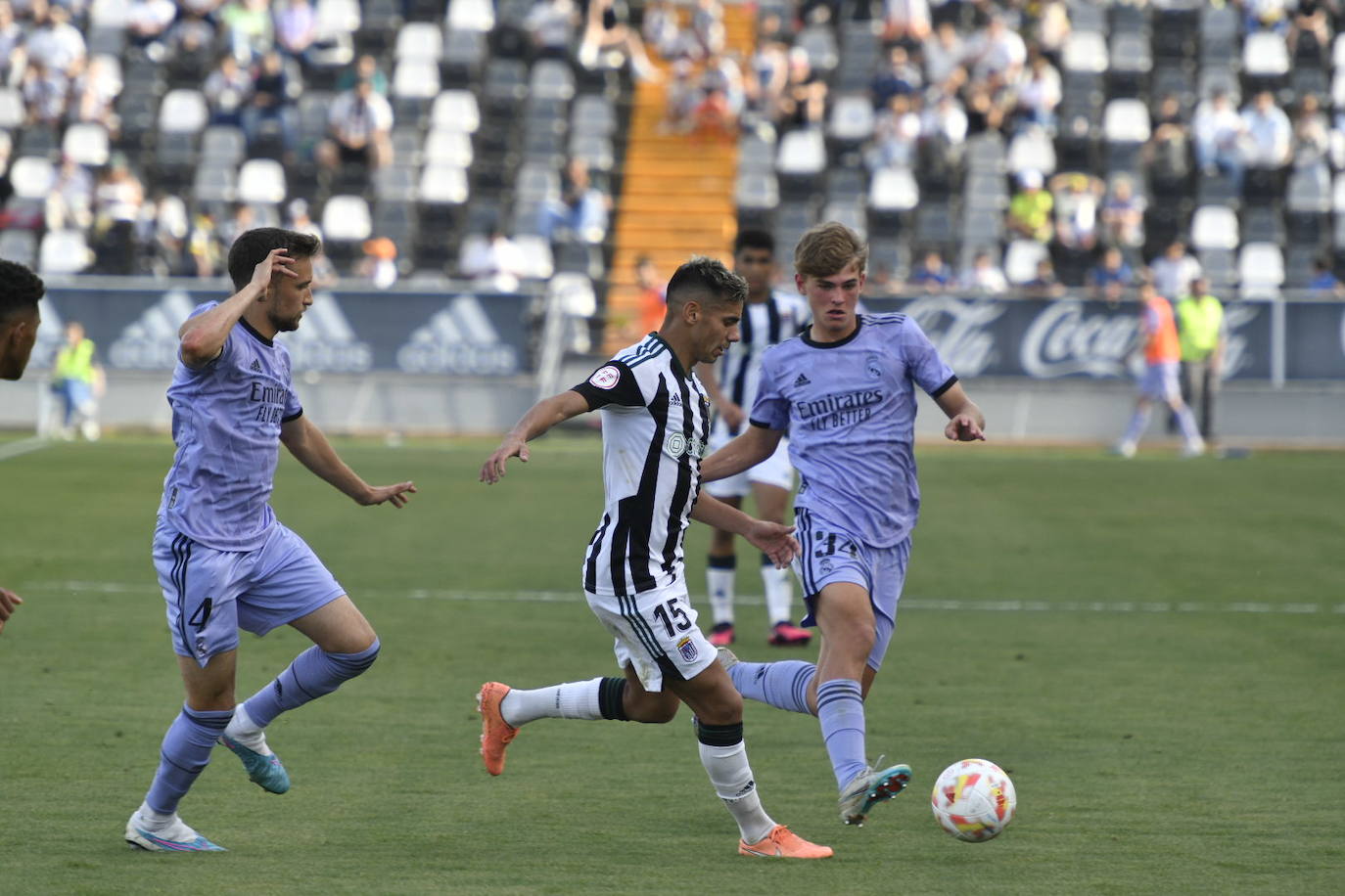 Imágenes del partido entre el CD Badajoz y el R. Madrid Castilla