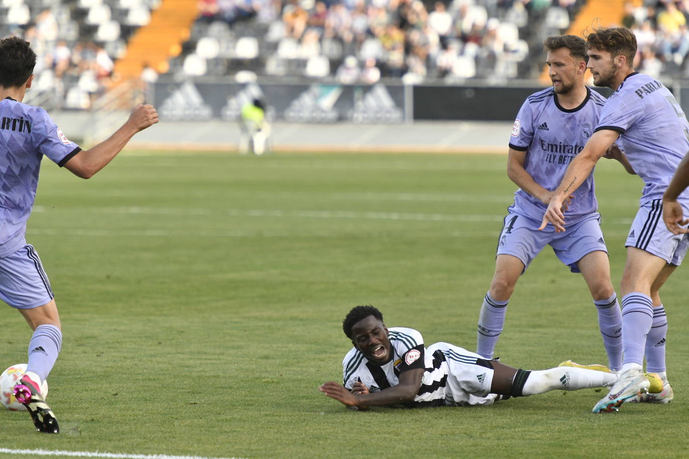 Imágenes del partido entre el CD Badajoz y el R. Madrid Castilla