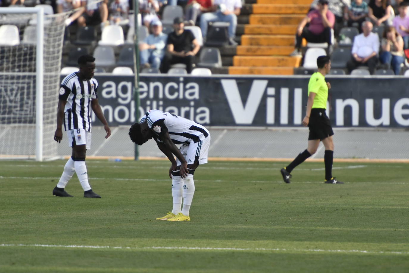 Imágenes del partido entre el CD Badajoz y el R. Madrid Castilla