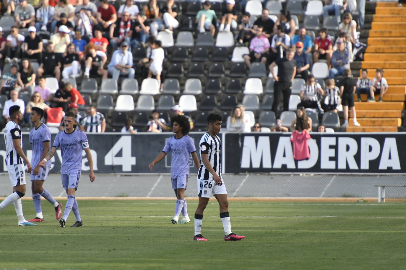 Imágenes del partido entre el CD Badajoz y el R. Madrid Castilla