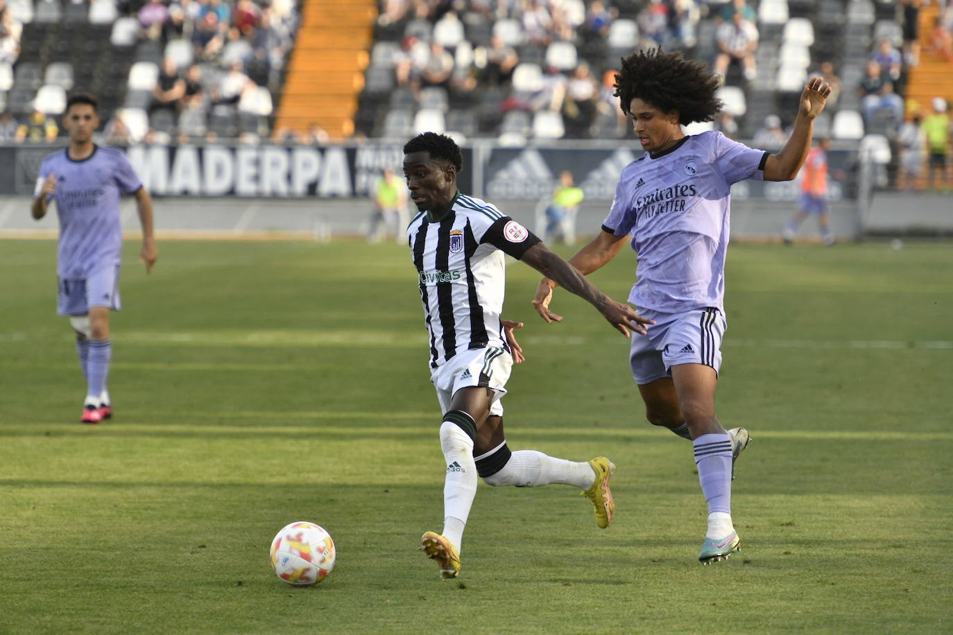 Imágenes del partido entre el CD Badajoz y el R. Madrid Castilla