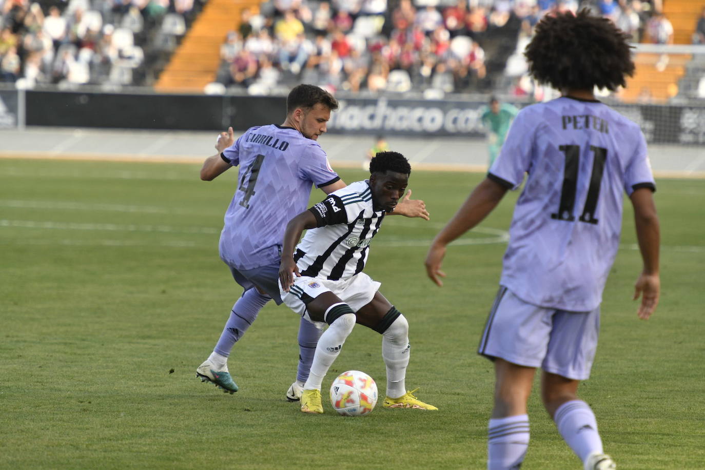 Imágenes del partido entre el CD Badajoz y el R. Madrid Castilla