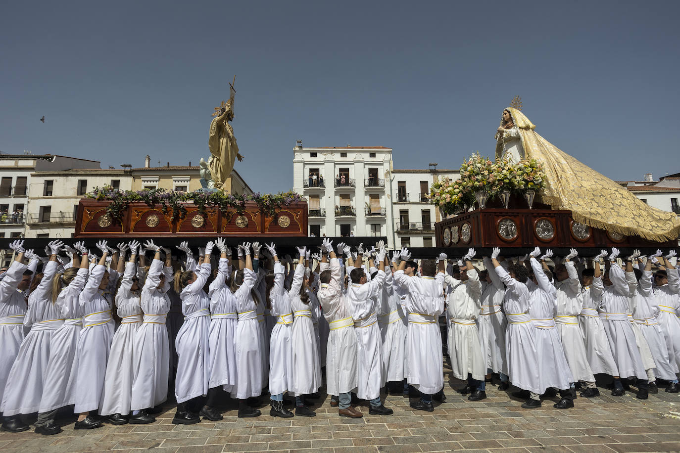 Domingo de Resurrección apoteósico en Cáceres