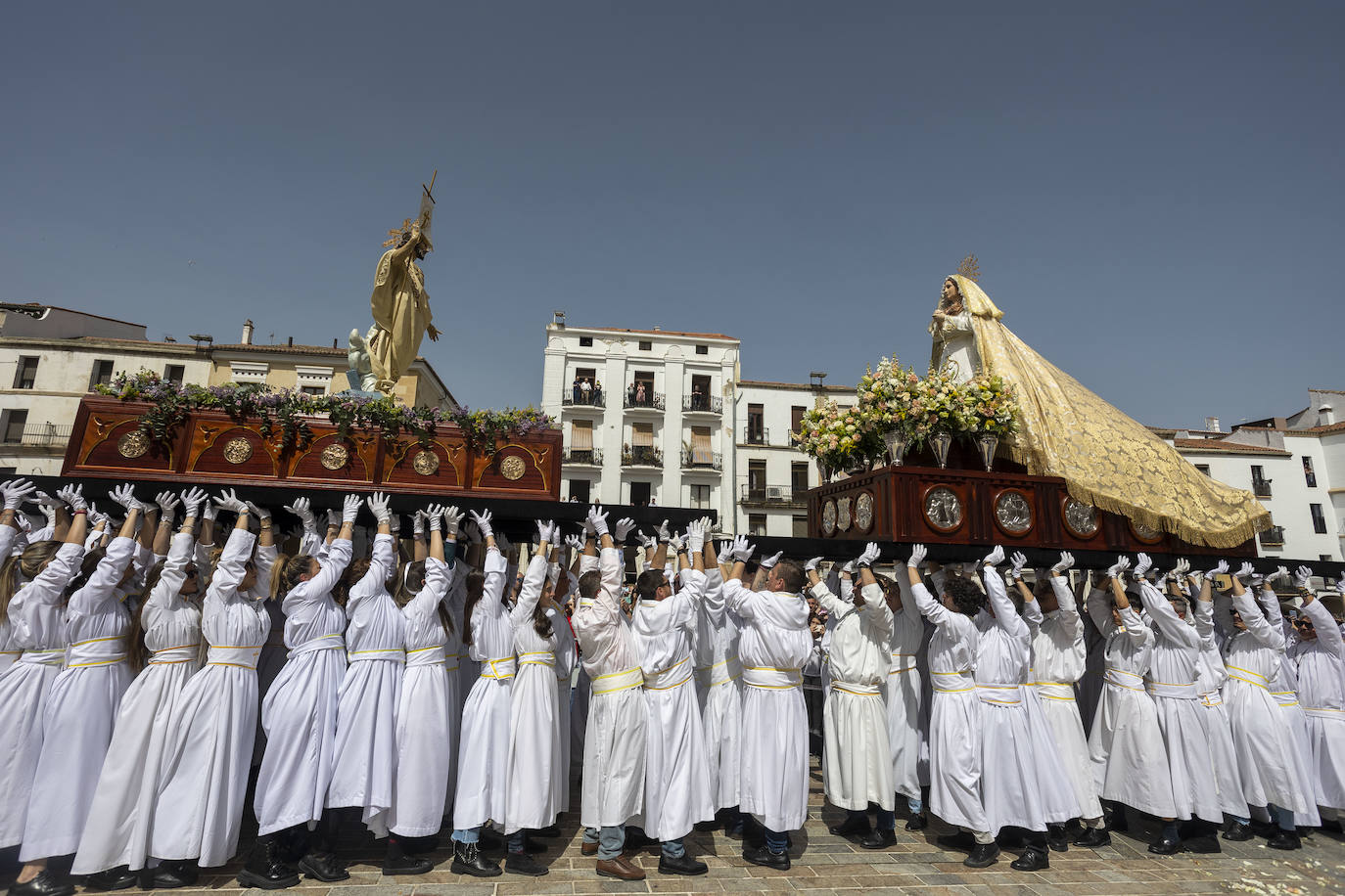 Domingo de Resurrección apoteósico en Cáceres