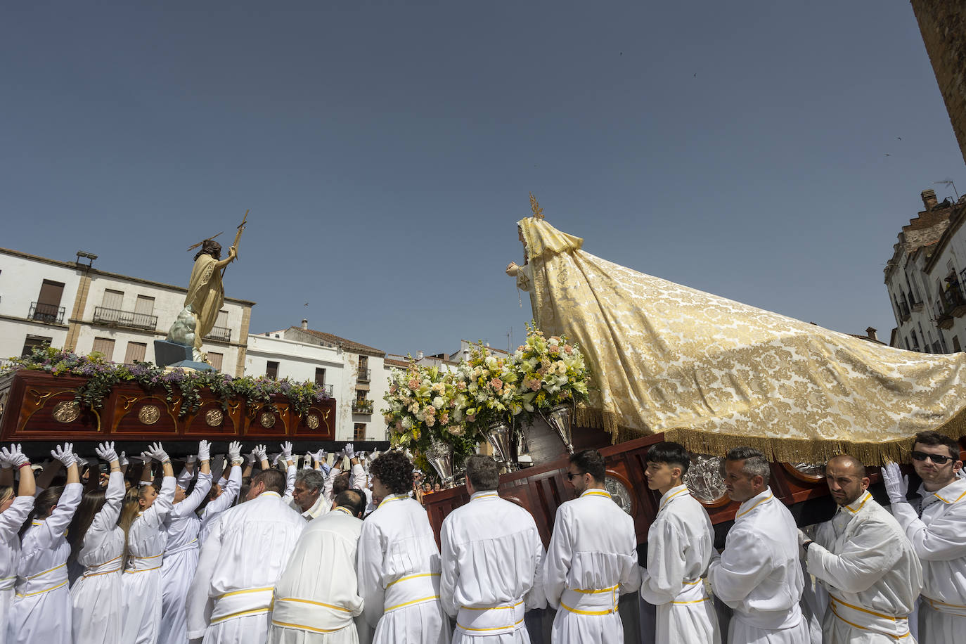 Domingo de Resurrección apoteósico en Cáceres