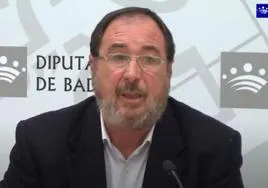 Juan Antonio Gallardo Álvarez durante la presentación de un libro en Diputación de Badajoz.