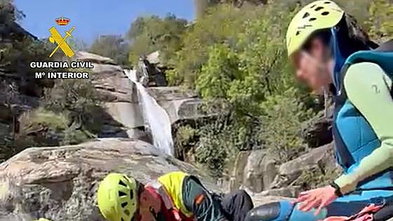 Así fue el rescate de una barranquista herida tras una caída en la Garganta los Papúos