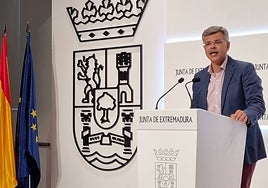 Juan Antonio González, esta mañana, en la rueda de prensa posterior al Consejo de Gobierno.
