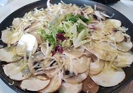 Carpaccio de champiñón portobello.