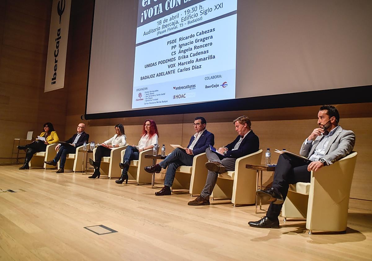 El PP creará un plan contra el suicidio y el PSOE se compromete a despachar con los pacenses dos veces a la semana