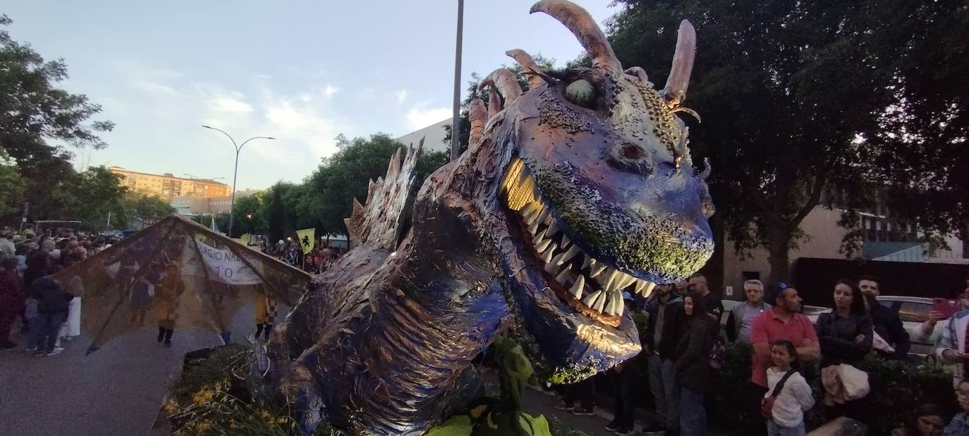 Las mejores imágenes del desfile de San Jorge en Cáceres (I)