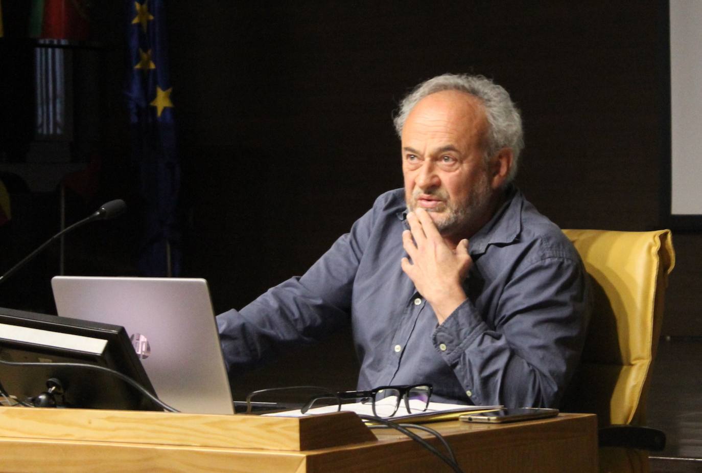 Conferencia de Lorenzo Lumeras.