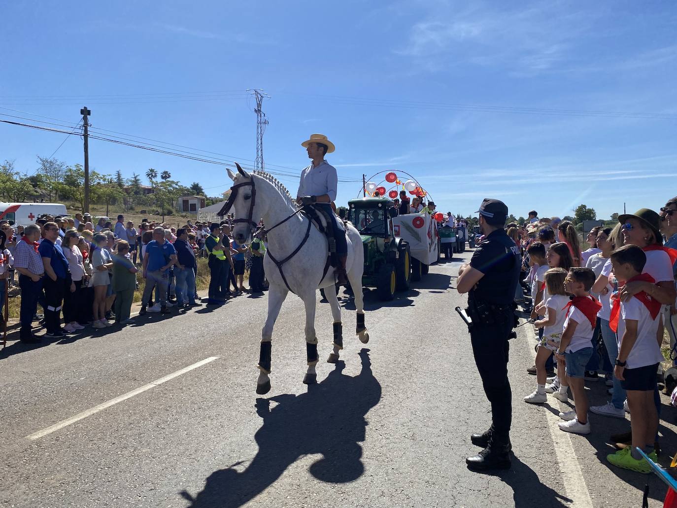 Romeros y carretas hacen el camino de San Marcos en Almendralejo (II)