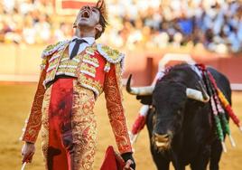 Alejandro Talavante en un arrebatado gesto durante la faena a Serrador, el quinto de Domingo Hernández.