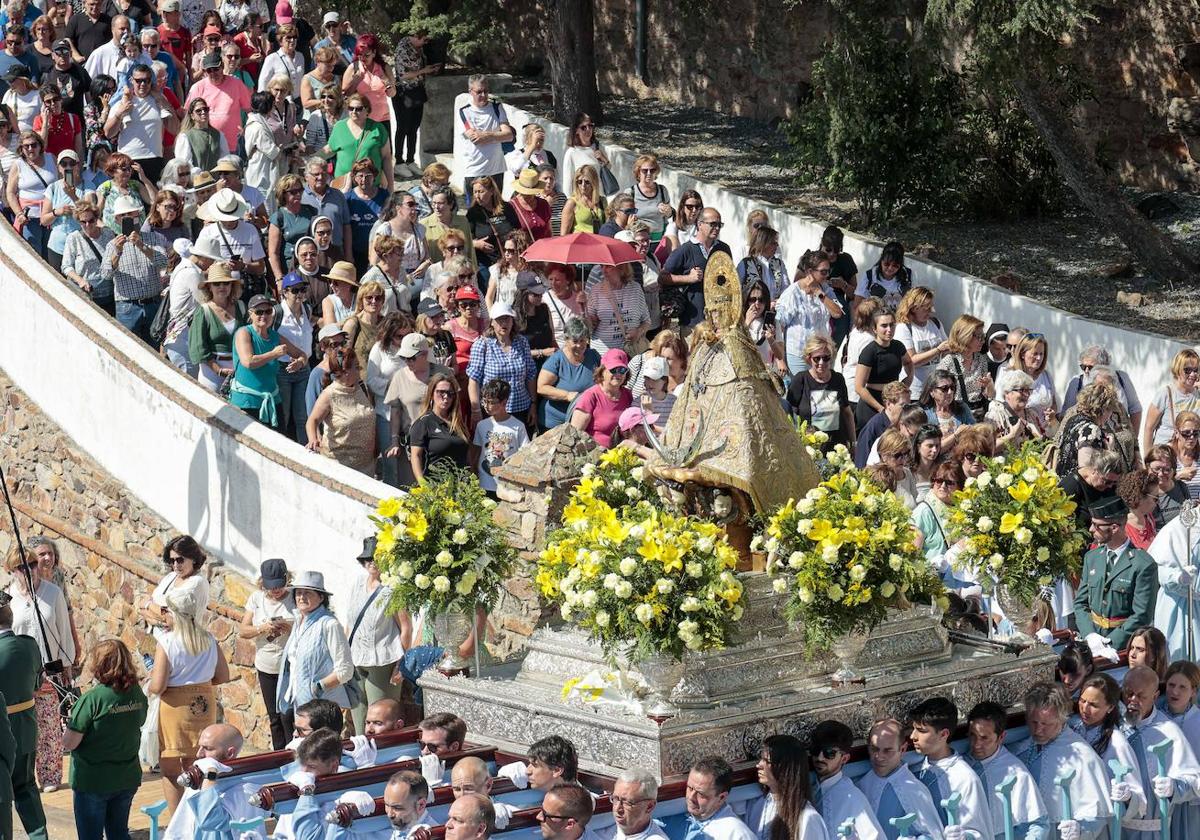 La Virgen de la Montaña ya está con los cacereños