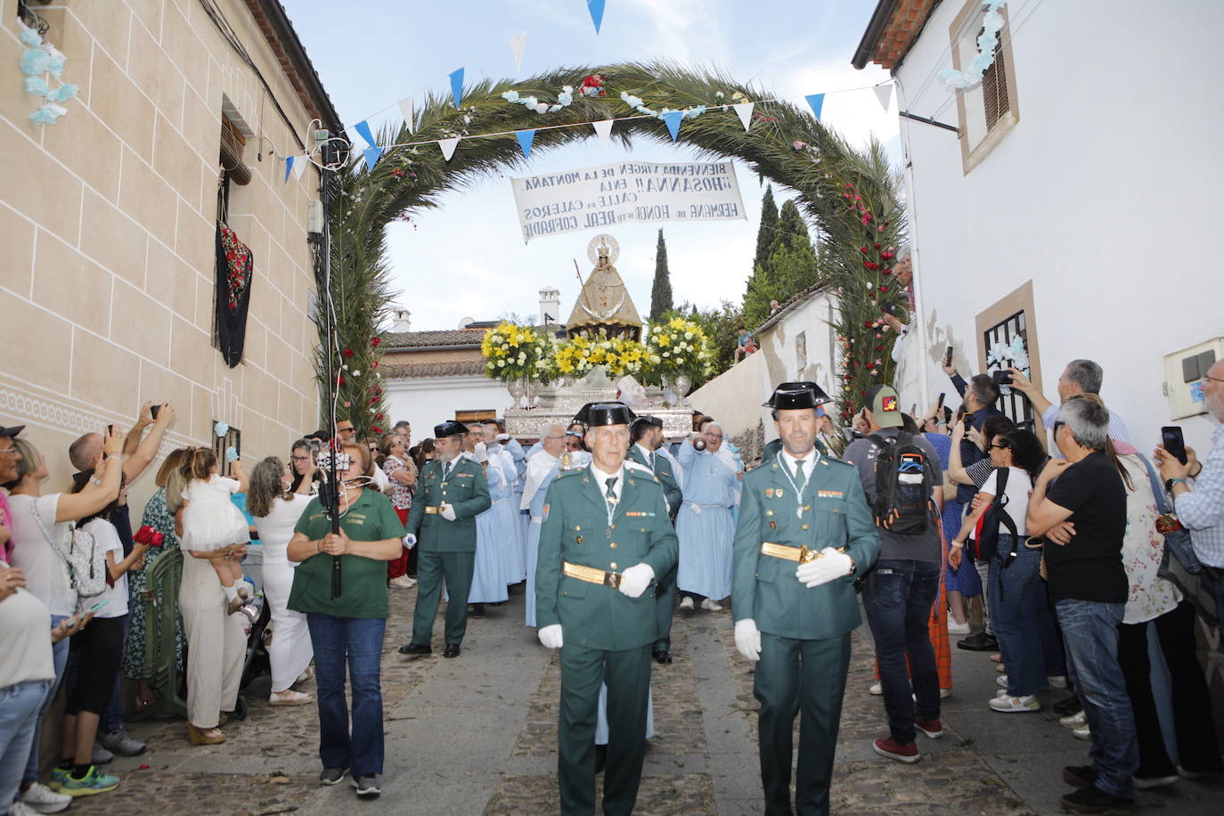 Las mejores imágenes de la bajada de la patrona de Cáceres