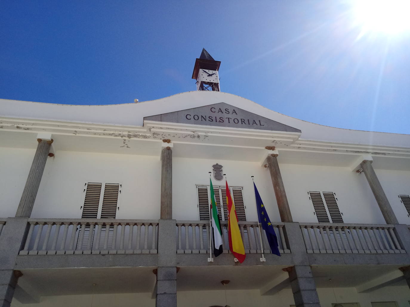 La Corporación Municipal de Alconchel cuenta con nueve ediles, incluido el alcalde.