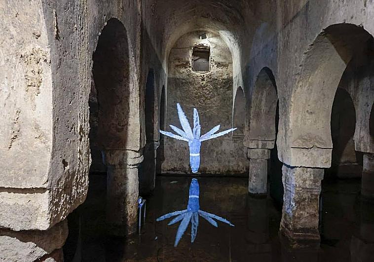 Instalación de Lola Zoido en el aljibe de las Veletas.