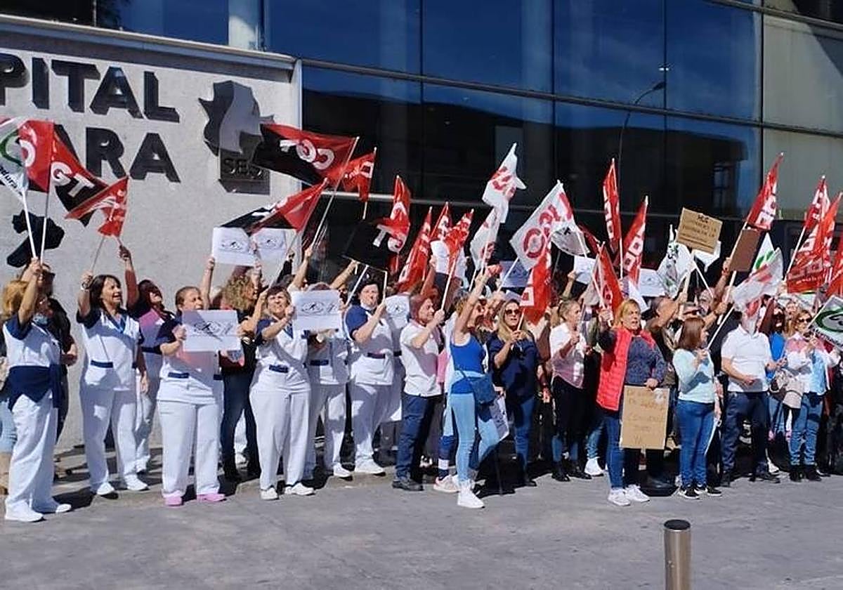 Huelga indefinida del personal de limpieza de los hospitales de Cáceres ...