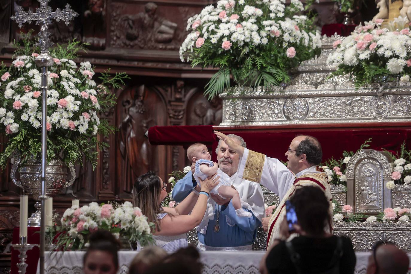 Presentación de los niños a la Virgen de la Montaña