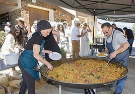 Paella y cordero para el II festival Hábitat Cigüeña Negra