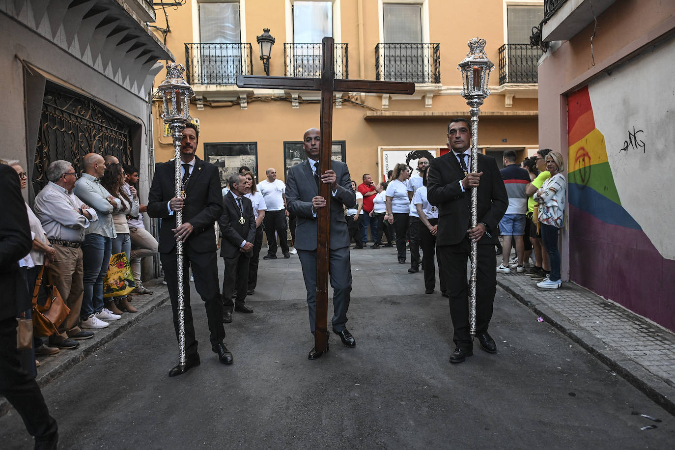 La Cruz de Mayo recorre el casco antiguo de Badajoz