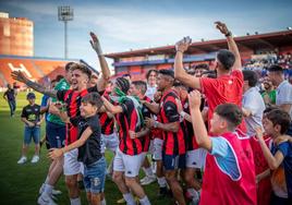 El Extremadura sube a Primera Extremeña