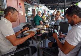 Guía para comer en Los Alféreces, la plaza más gourmet de Badajoz