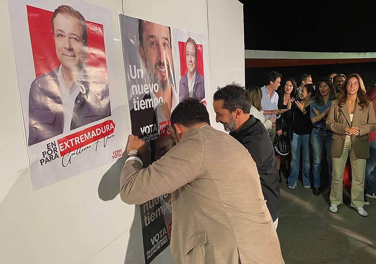 28-M en Extremadura: Pegada de carteles