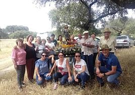 Participantes en la romería de San Isidro el pasado año.