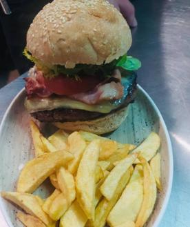 Imagen secundaria 2 - Guía para comer en Los Alféreces, la plaza más gourmet de Badajoz