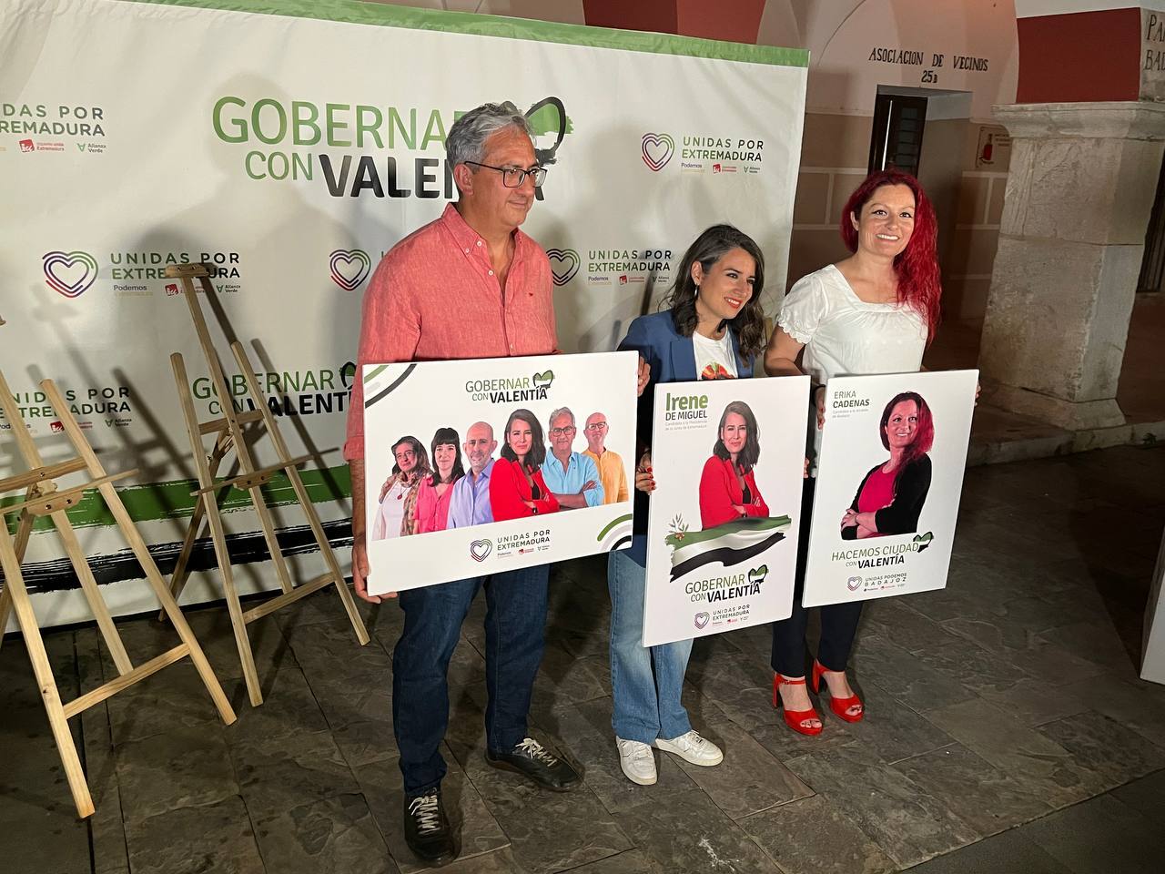 28-M en Extremadura: Pegada de carteles