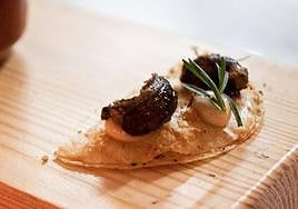 Estos caracoles asados son el primer pase del menú romano de El Bar Old School Food.