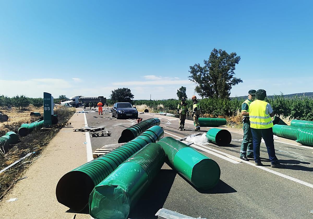 Así han quedado los vehículos tras el accidente en Santa Amalia