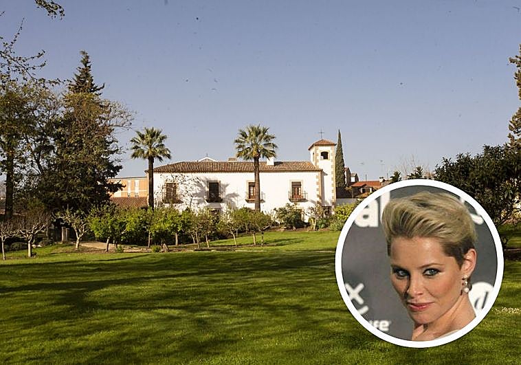 Jardines de la casa señorial Huerta del Conde con la vivienda al fondo.