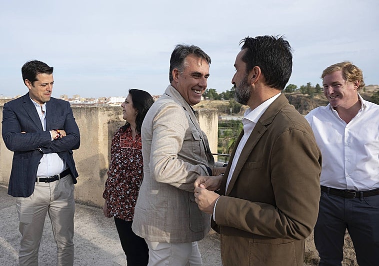 Vélez, Flores, Parra, Cabezas y Gragera durante la sesión de fotos.