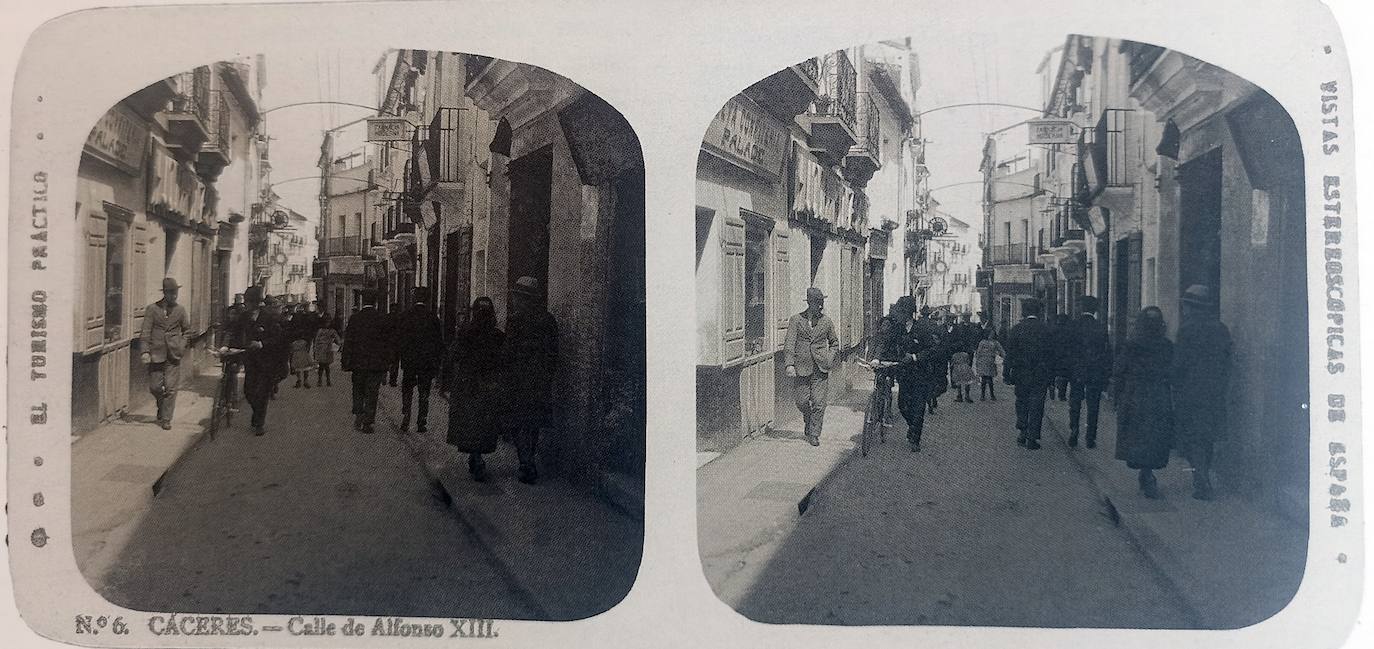 Vista estereoscópica de la calle Alfonso XIII (Pintores) en los años 20.