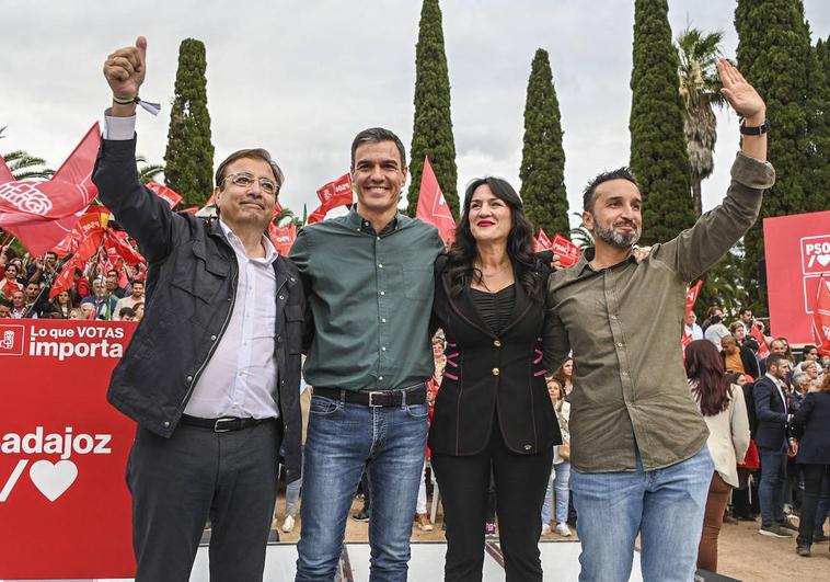 Guillermo Fernández Vara, Pedro Sánchez, Concha Baños y Ricardo Cabezas.