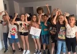 Los pequeños exploradores de libros.