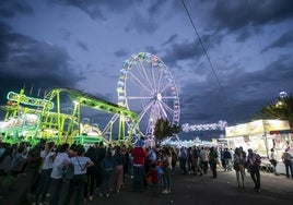 Imagen del recinto ferial de Cáceres anoche.