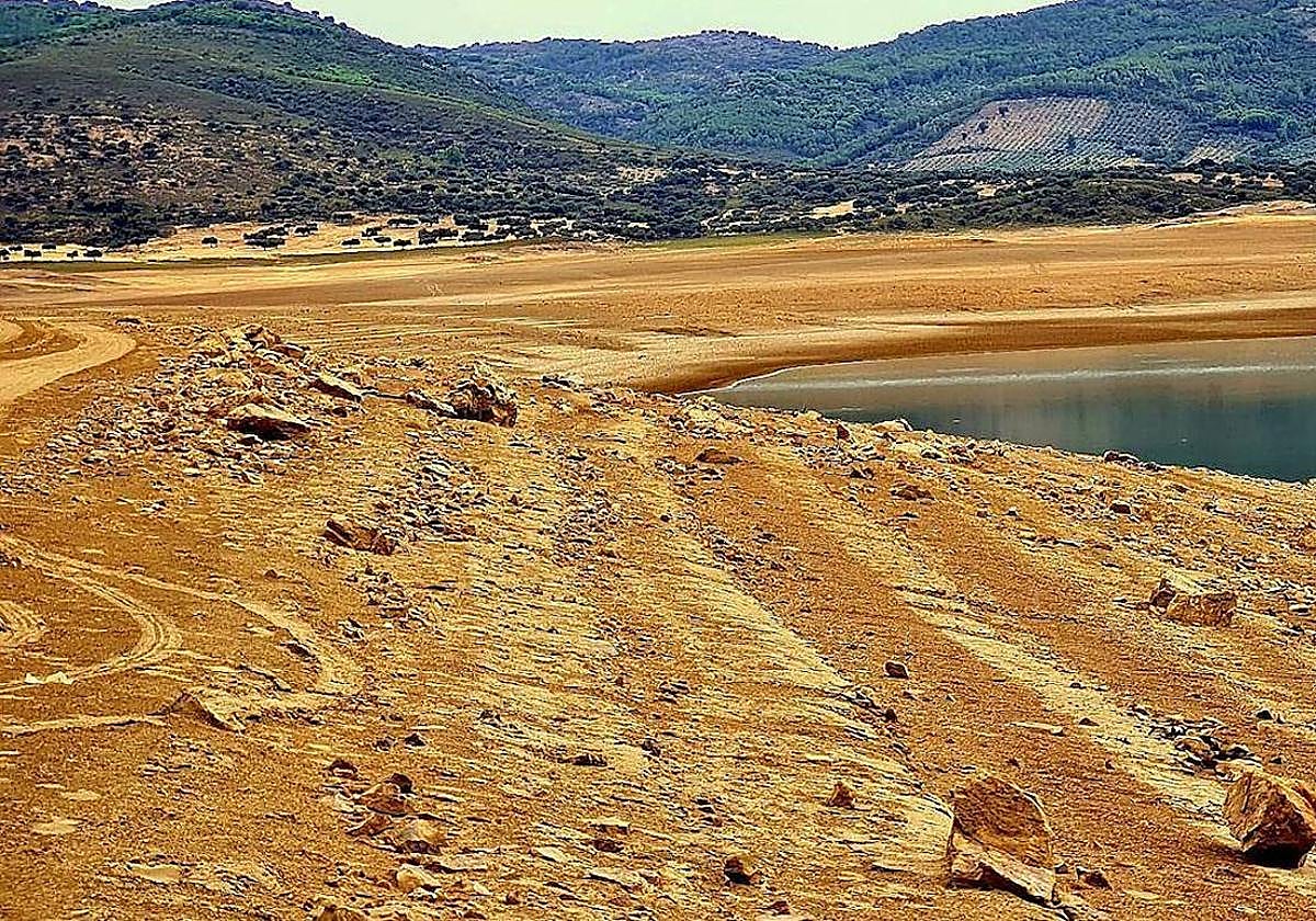 Embalse de Cijara, en la cabecera del río Guadiana en su entrada en Extremadura.