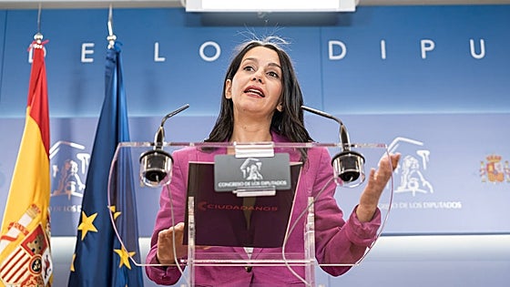 Arrimadas echa la persiana