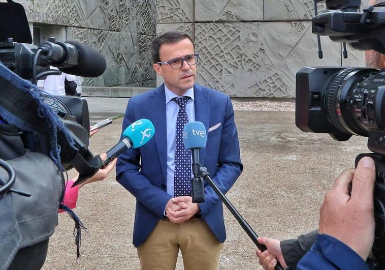 Gallardo pide que Guardiola obligue a un pacto PSOE-PP por la fusión