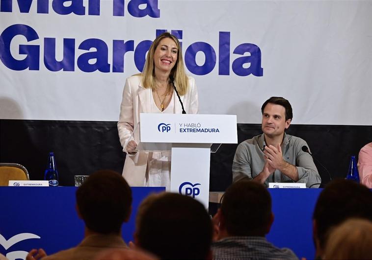María Guardiola vuelve a pedir a Vox que se siente a negociar